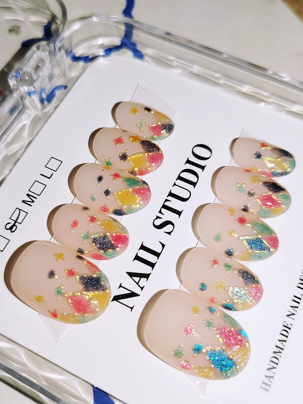 Diamond-shaped cat-eye nail art, retro and cute short nail art