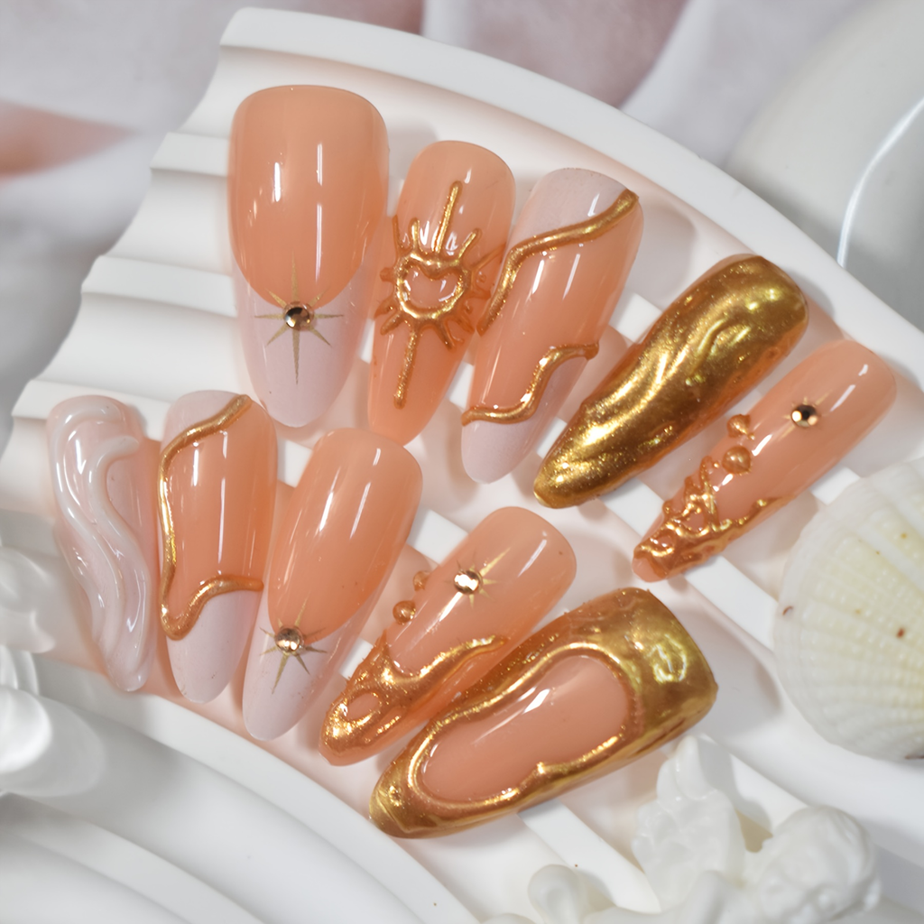 Petal-shaped almond-shaped nail art