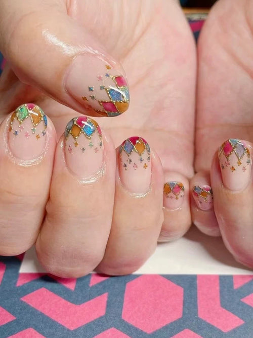 Diamond-shaped cat-eye nail art, retro and cute short nail art