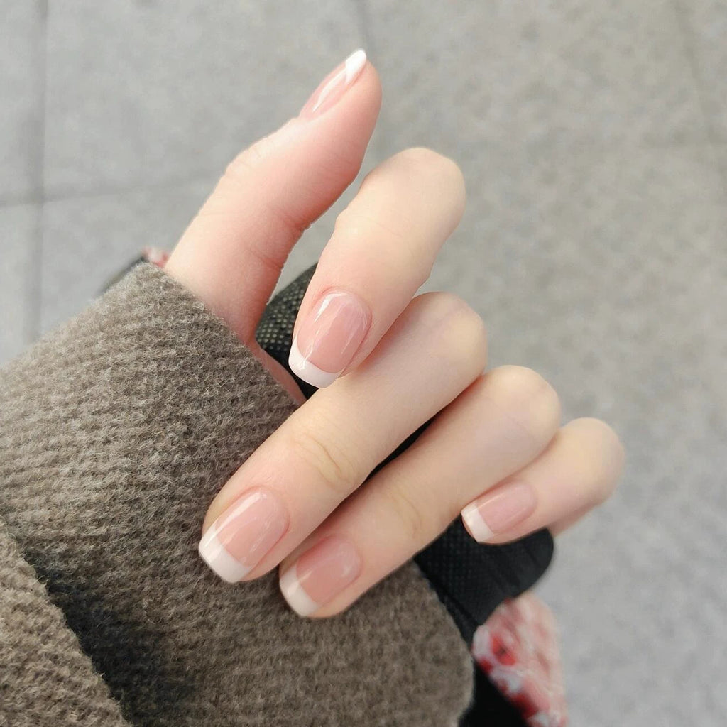 Hand-made short nails with French white edges, simple and versatile, whitening fake nails, brides and pregnant women, finished nail art patches